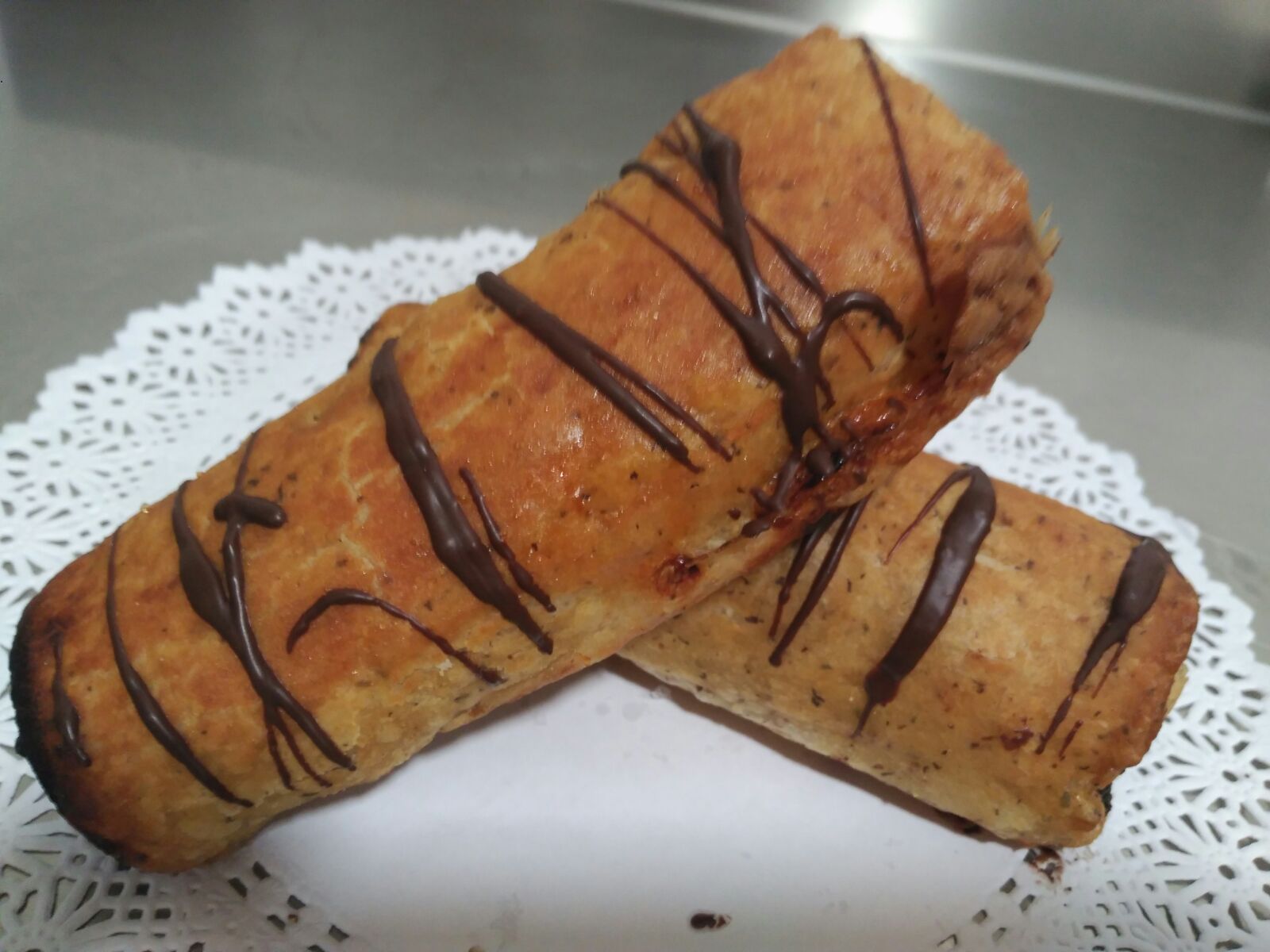 Caña de hojaldre rellena de chocolate (sin gluten)